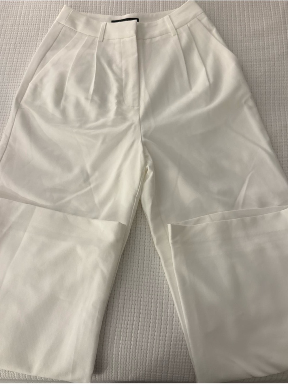 Commense Woman’s White Pleated Dress Pants